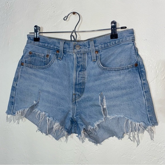 Levi’s 501 Premium Cutoff Shorts Destroyed Distressed Denim Jean Waist 27 Womens - Picture 3 of 10